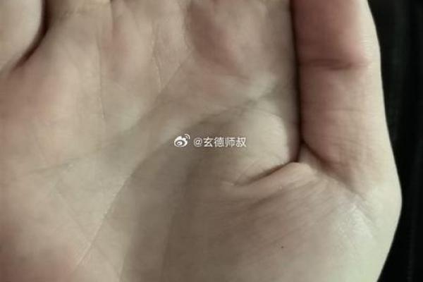 手相中的锁链纹：预示着哪些人生考验与成长机会