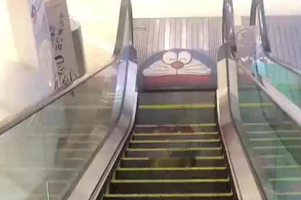 从梦境看电梯上下的象征和心理解析
