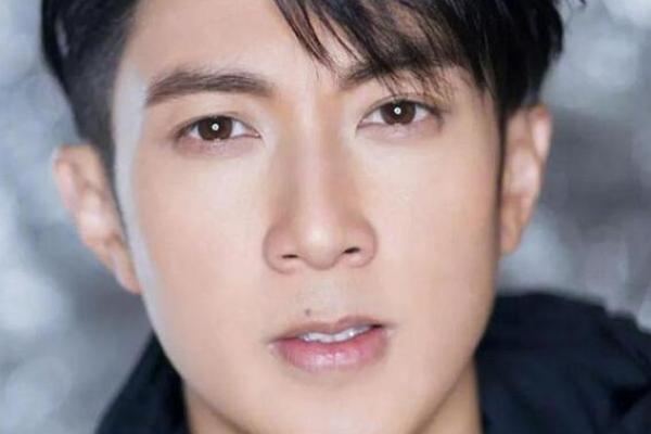 八字眉的流行趋势与经典款式推荐