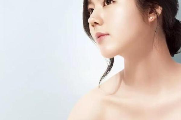 明星光芒背后的故事：揭秘他们的成长历程与事业转折点