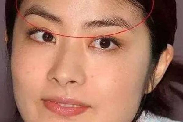 没有人中沟的女人面相特征与性格解析