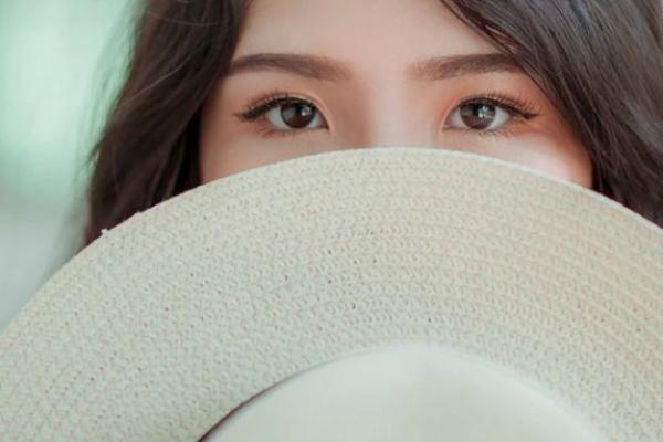嘴角红痣，运势逆天，她是哪种神秘女子？