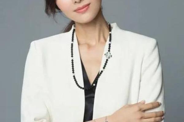 李嘉欣鼻子的秘密：揭秘港姐鼻型背后的命运密码