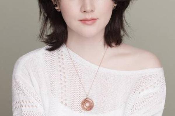 李英爱：高贵面相，优雅气质，她是娱乐圈的气质女神