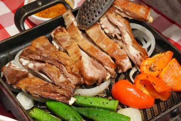 那达慕盛宴：草原民族的传统美食盛宴