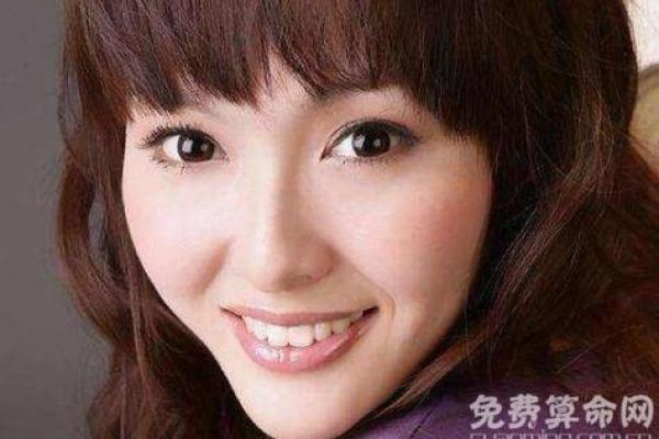 小额头面相揭秘：财运亨通的秘密面相