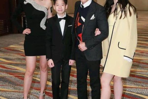 刘亭亭：优雅如亭，亭亭玉立，人生运势璀璨绽放