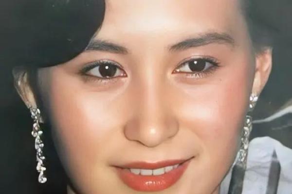 女狮相面相：威严与柔美的独特魅力
