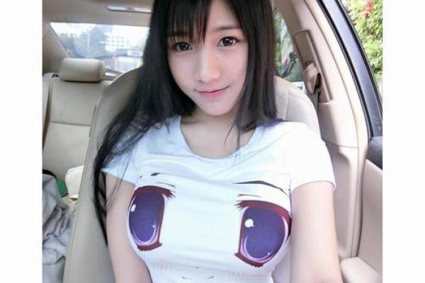 童颜巨乳，萌态十足！