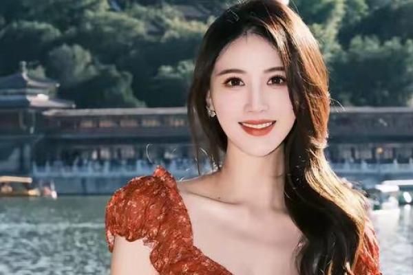 陈柔昕：温婉如玉，阳光照耀人生前程