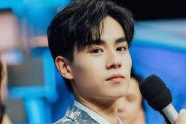 明星同款痣相，你也有机会成为明星！