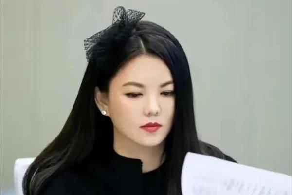 李湘八字揭秘：命运巅峰背后的命理密码