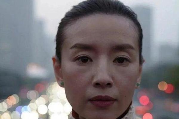 董洁逆天改命！揭秘命理后运如何助她华丽转身？