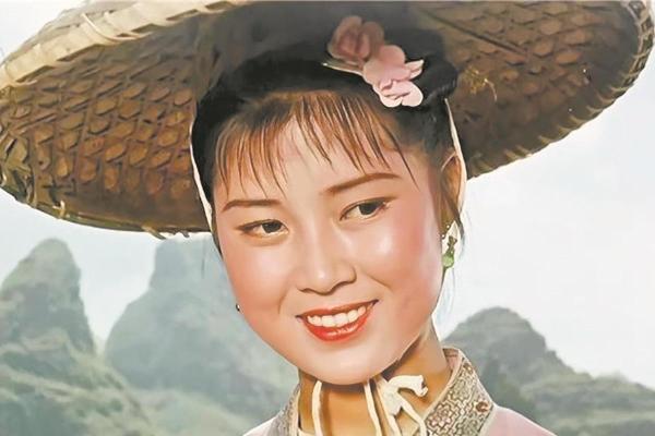 王坚持背珊后的珊故事名字的独特魅力与人生故事