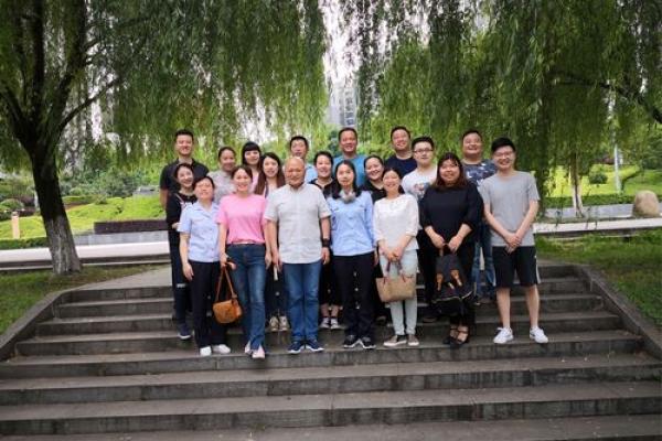 毅行少年：名字中的坚定与成长轨迹