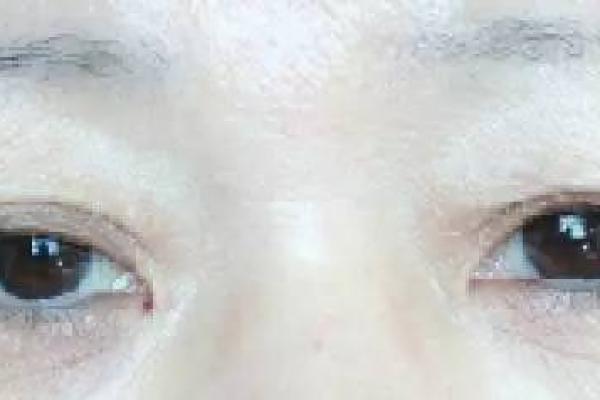 面相揭秘：眉形透露出的命运密码