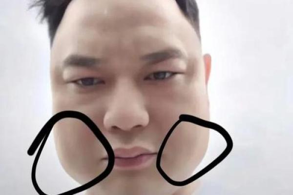 腮帮突出面相揭秘：男子魅力之源的秘密