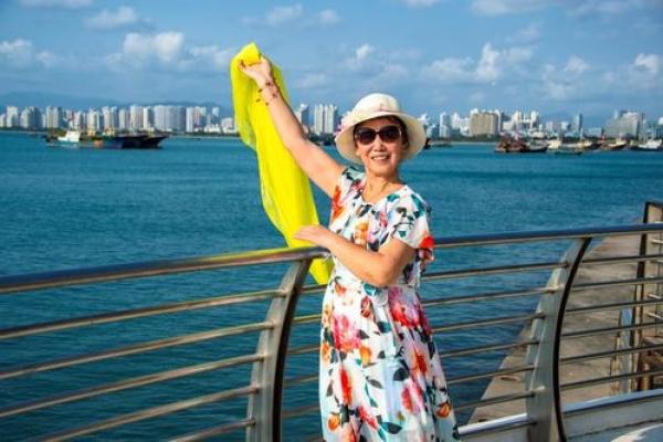 刘德玥：德润如泉，月映芳华——姓名运势之美轮美奂