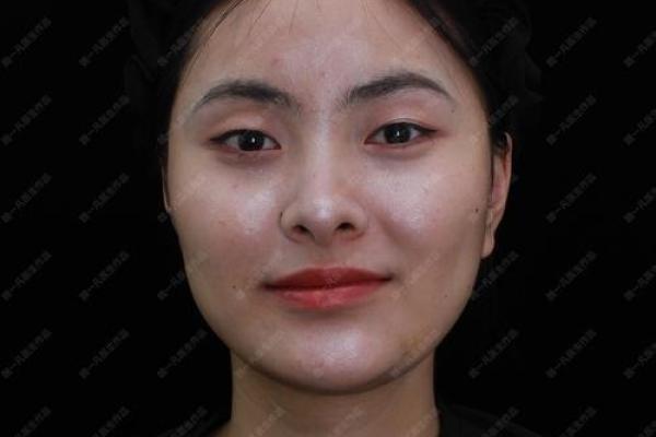 颧骨横宽：揭秘面相中的权威之相