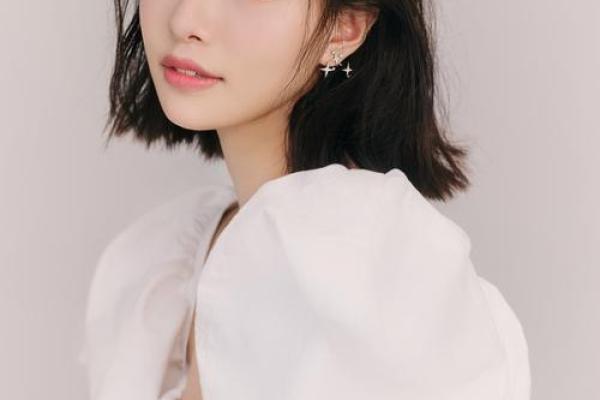 从刘婧雯的名字看传统文化与现代审美融吿
