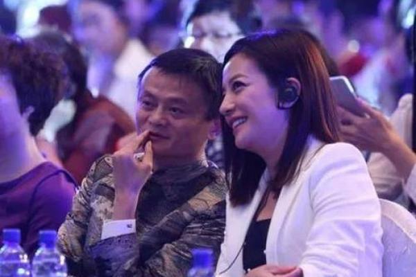 赵薇命理揭秘：命运女神的偏爱之谜