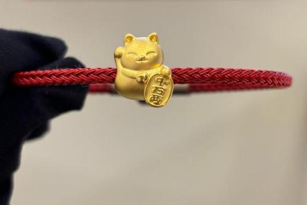 黄金招财猫鱼：风水大师推荐的家居财运提升利器