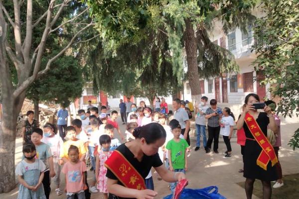 点亮心灯，共筑爱心桥梁——自闭症儿童节庆祝活动