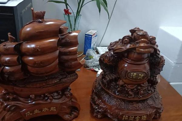 古韵生辉，家居风水必备木雕摆件