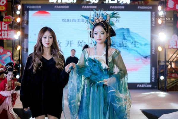 融合经典与现代，传统文化与美妆的完美碰撞