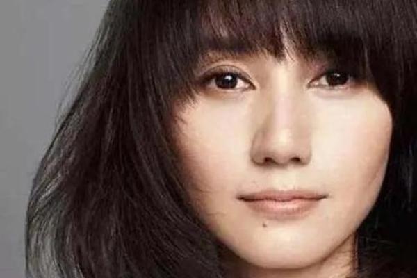 天生丽质痣美人