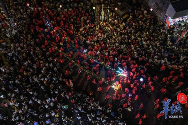 灯影摇曳夜半时：京族中秋赏月民俗盛况