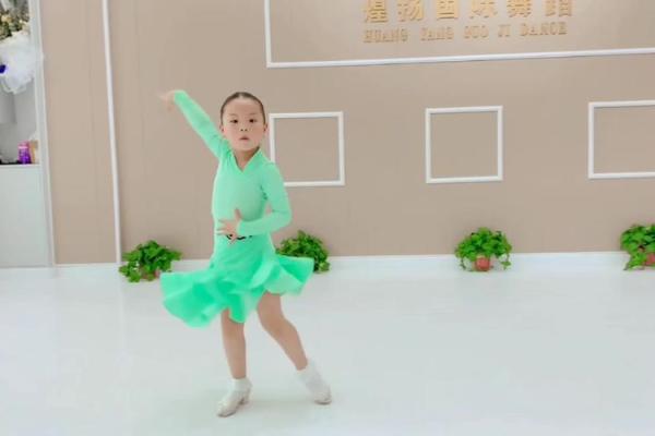 携手刘佳，为宝宝打造响亮好名