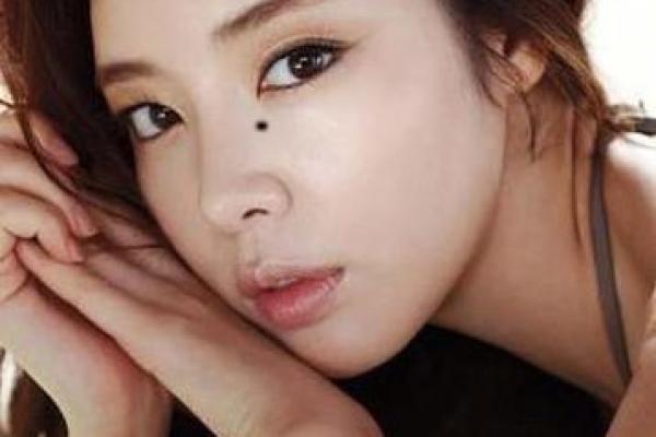 蕴藏好运，少奶奶的痣相魅力大揭秘！