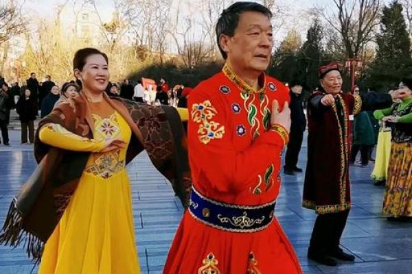 萨吾尔登舞韵：探寻维吾尔族民俗的独特魅力