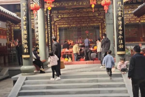 祭祖祈福，共度12传统佳节